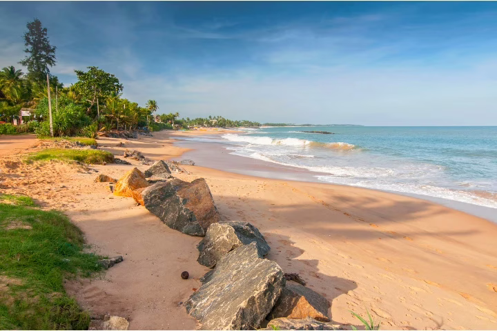 dalawella beach unawatuna sri lanka